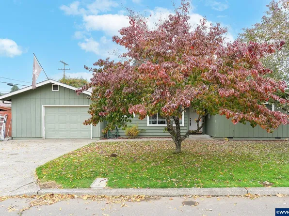 1030 SW 1st Ave, Mill City, OR 97360