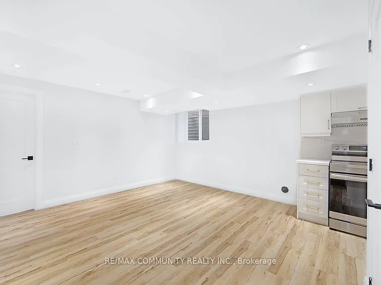 2447 Moonlight Cres #BASEMENT — Photo 3