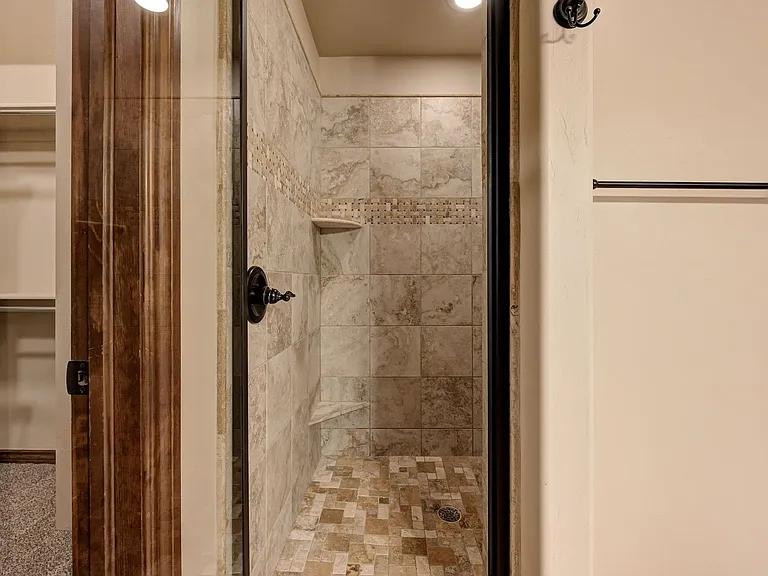 18520 Haslemere Ln — Photo 27