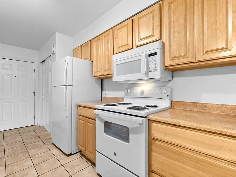 Vessey Park Apartments — Photo 10