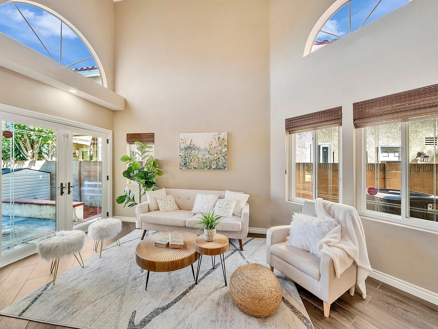 4 bed, 2.5 bath, 2352 sqft, $5,500 — Photo 4
