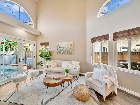 3rd image of 18583 Callens Cir