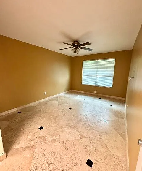 2400 NE 33rd Ave #208 — Photo 6