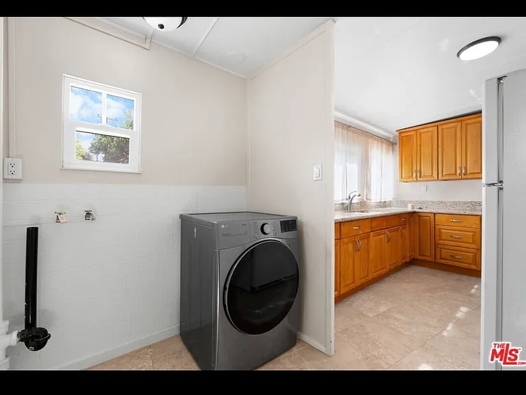 2900-2902 Asbury St #2900 — Photo 11