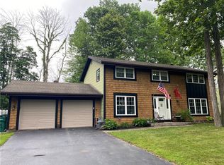 228 Apple Creek Ln, Rochester, NY 14612