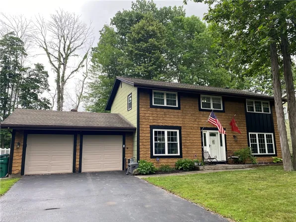 228 Apple Creek Ln, Rochester, NY 14612