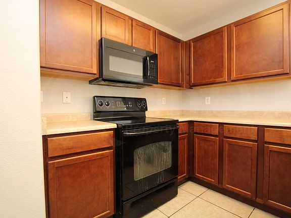 3rd image of 2032 S 71st Ln