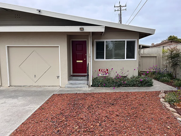 1011 Padre Dr — Photo 1