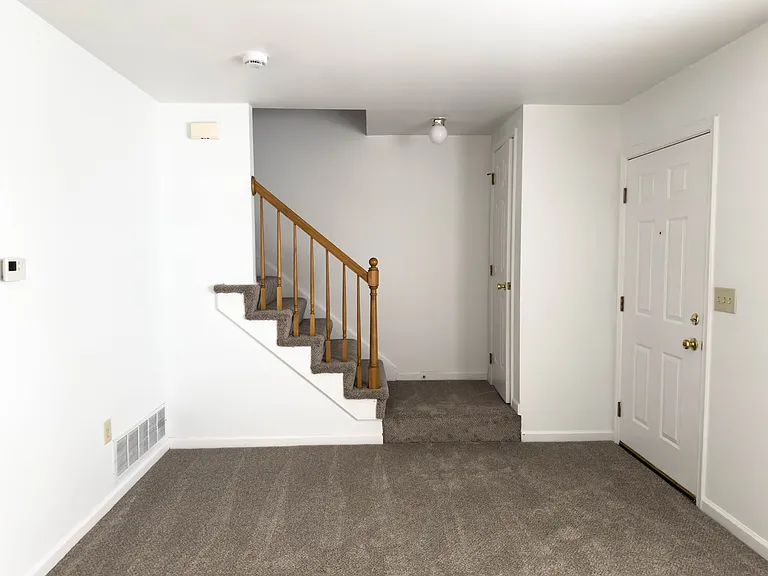 80 Diller Ave #4 — Photo 2