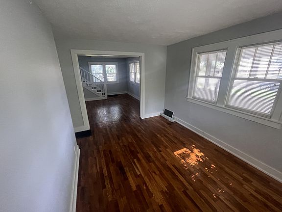 2nd image of 1534 Cedar St NE
