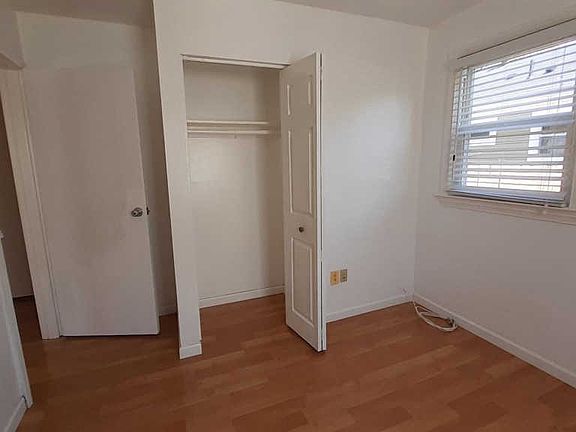 4th image of 526 Lincoln St