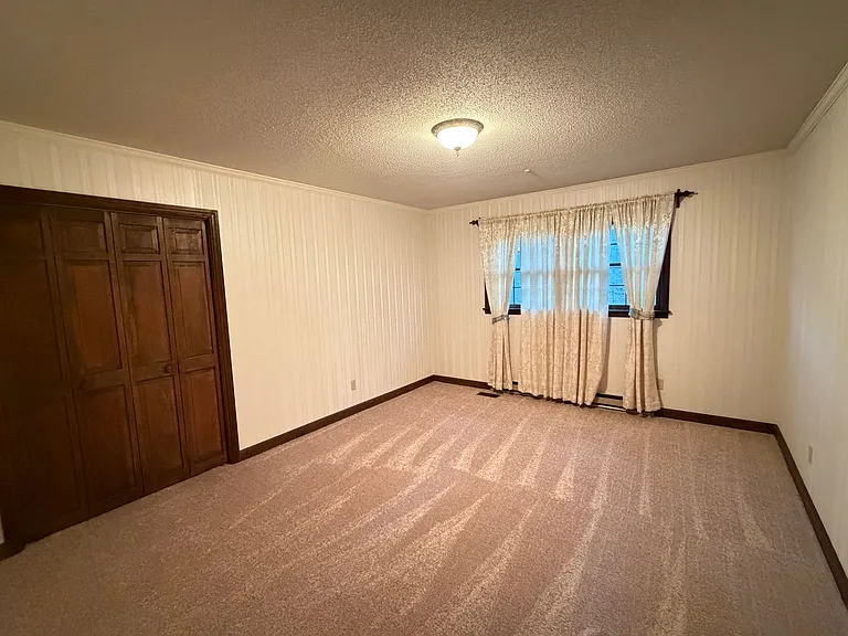 6811 Oakdale Rd — Photo 27