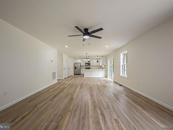 4th image of 1317 Lochmeath Way