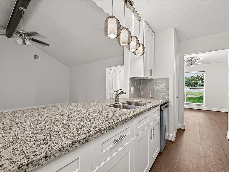 509 Southern Oaks Dr — Photo 13