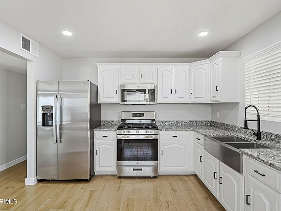 5th image of 3408 Hixson St