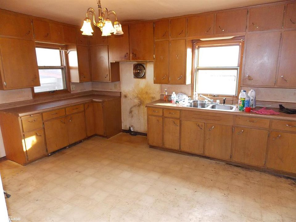 209 Walnut St, Kensett, IA 50448 Zillow