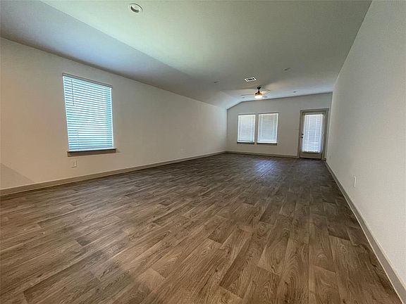 4th image of 1203 Truckee River Dr