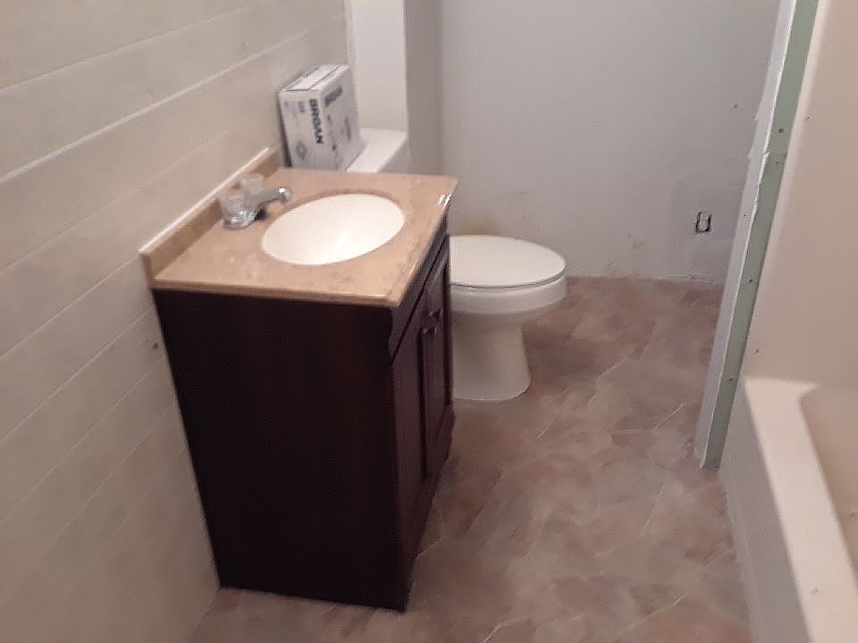 Full Bathroom