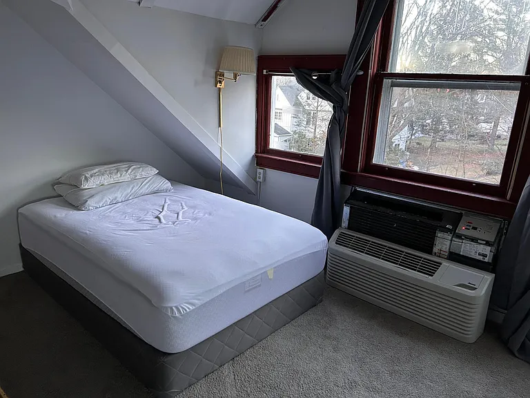 140 Highland Ave #10 — Photo 7