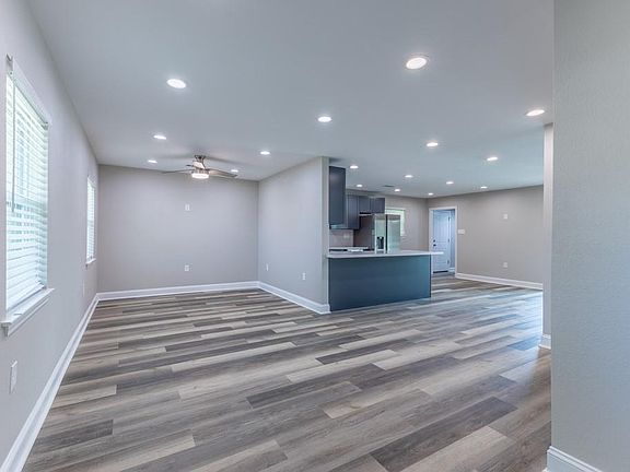 3rd image of 4611 Schindler Dr