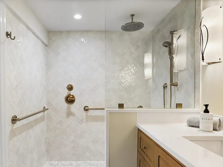 1401 S Greenbrier St #2 — Photo 7