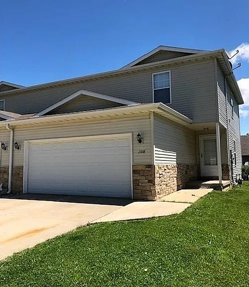 1108 Emma Ct — Photo 1