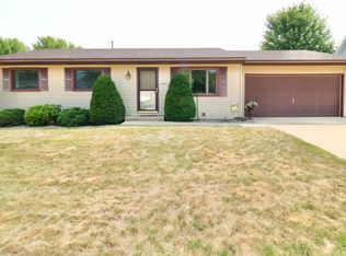 3848 Andrea St, Dubuque, IA 52002