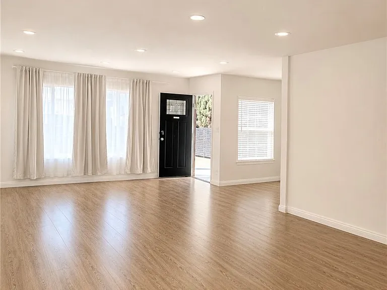 17557 Lemay Pl — Photo 2