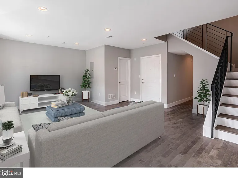 910 N 16th St #C — Photo 2