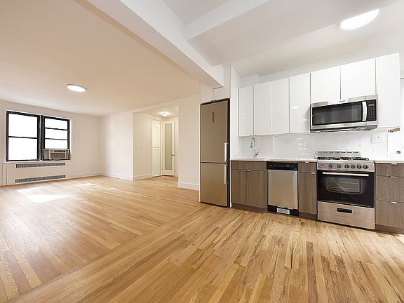 2nd image of 350 E 54th St APT 6F