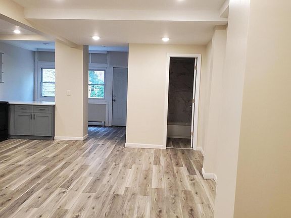 5th image of 208 Myrtle Avenue
