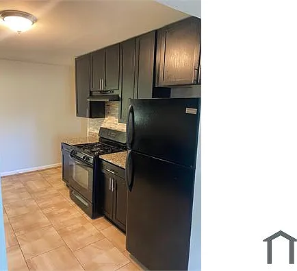 4 bed, $3,600 — Photo 2