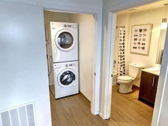4th image of 1014 Boylston Ave #1012