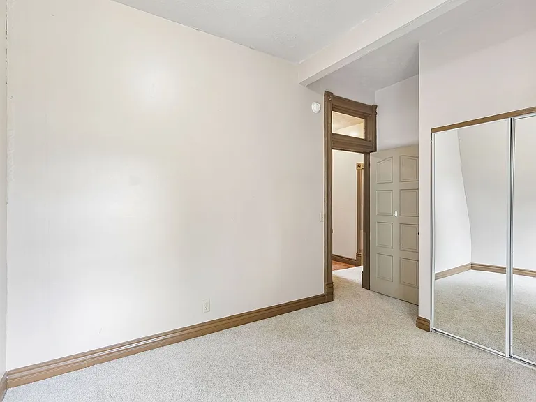 1315 S 32nd St — Photo 10
