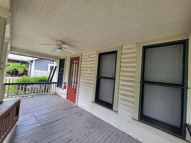 225 11th Ave N #1 — Photo 2