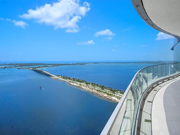 4th image of 175 SE 25th Rd #Penthouse 4001