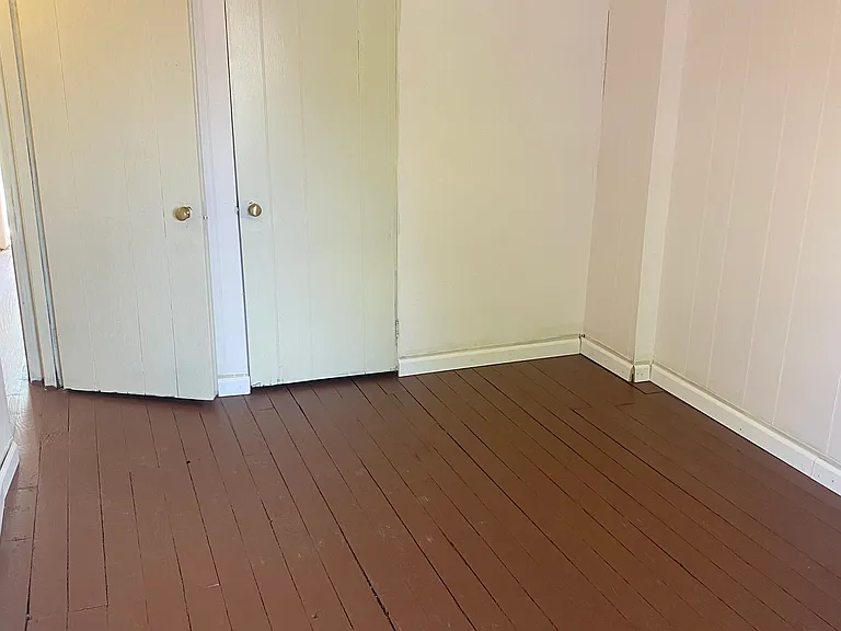 1035 Washington St — Photo 6
