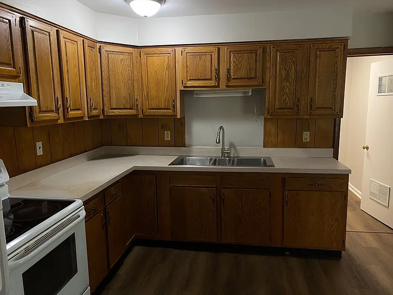 237 Vanderbilt Dr — Photo 22
