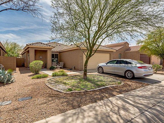2nd image of 46115 W Holly Dr