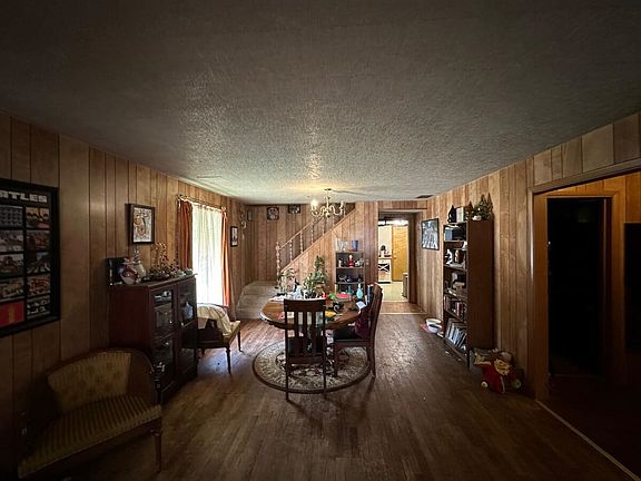 3rd image of 315 W Pine Ave