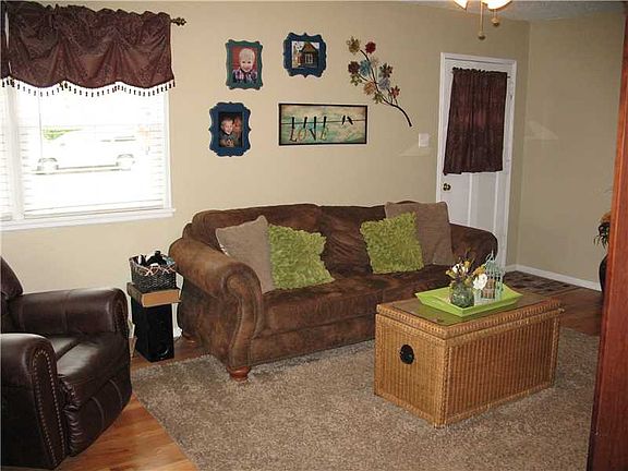 2nd image of 1407 Avenue B