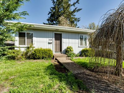 1248 E Madison Ave, Cottage Grove, OR, 97424
