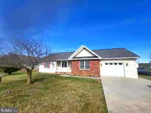 652 Elm St, Broadway, VA 22815