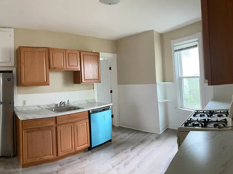 147 Parkdale Ave #1 — Photo 10