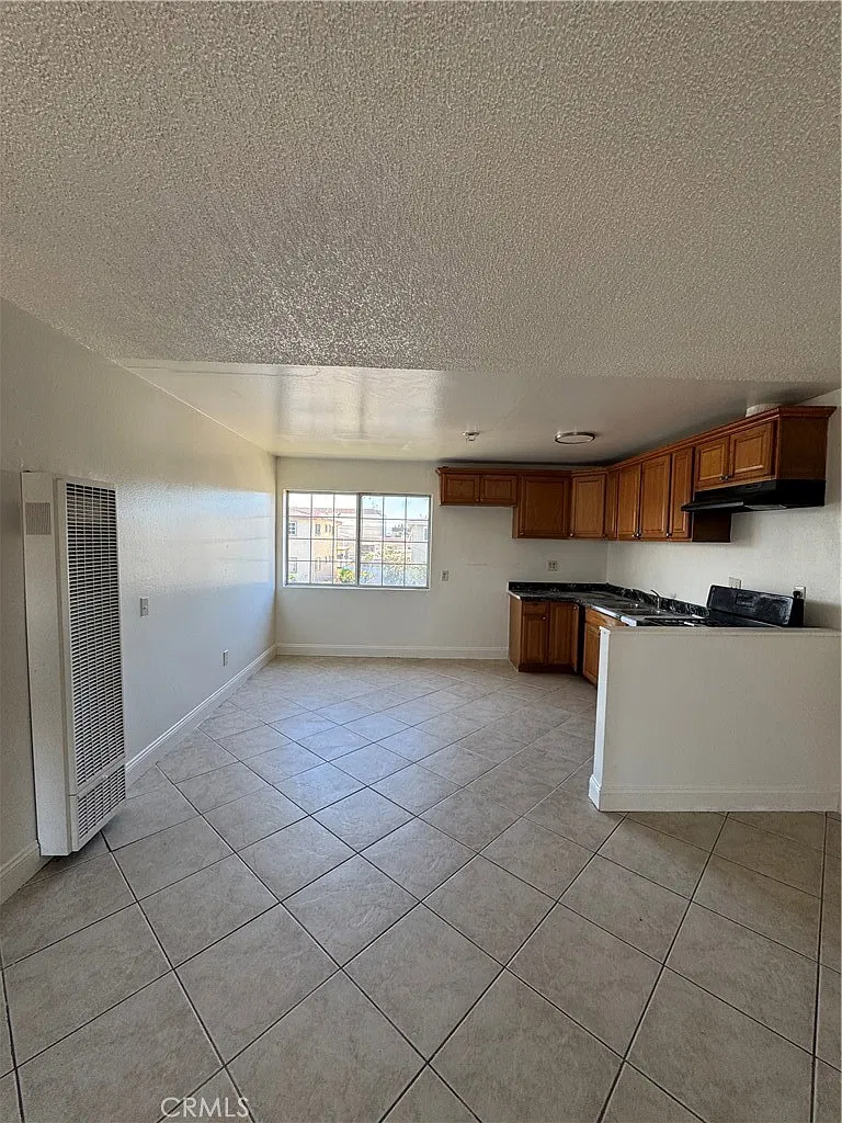 2 bed, 900 sqft, $2,800 — Photo 3