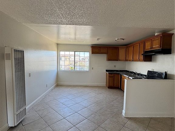 3rd image of 7782 Mandrell Dr