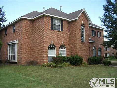 2nd image of 6918 Wickliff Trl