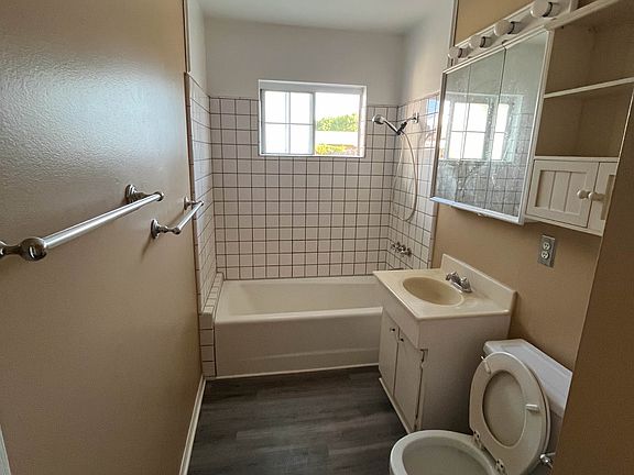 2nd image of 27536 Arcay Ave