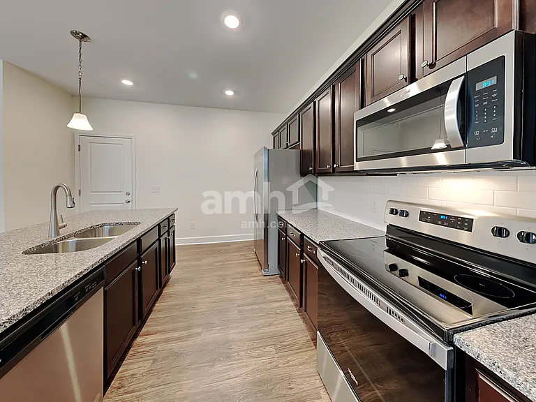 3024 Esquire Dr — Photo 3