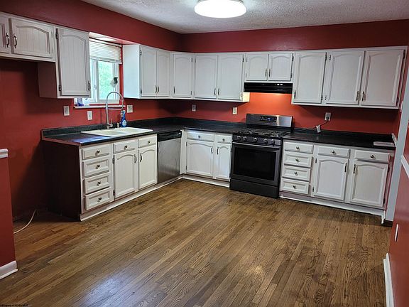 5th image of 237 Hilltop Dr